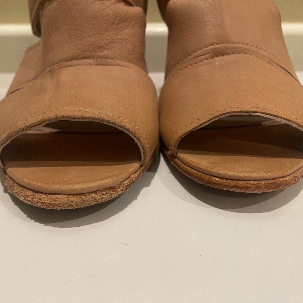 Free People Effie Stacked Block Heel Cut out Bootie Sz 38 (US 7.5/8) - Picture 10 of 16